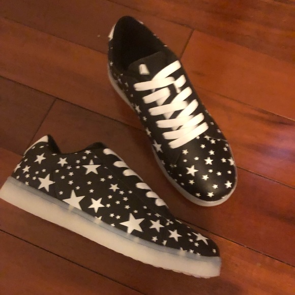 SALE!!! Black & white star sneakers - Picture 2 of 7